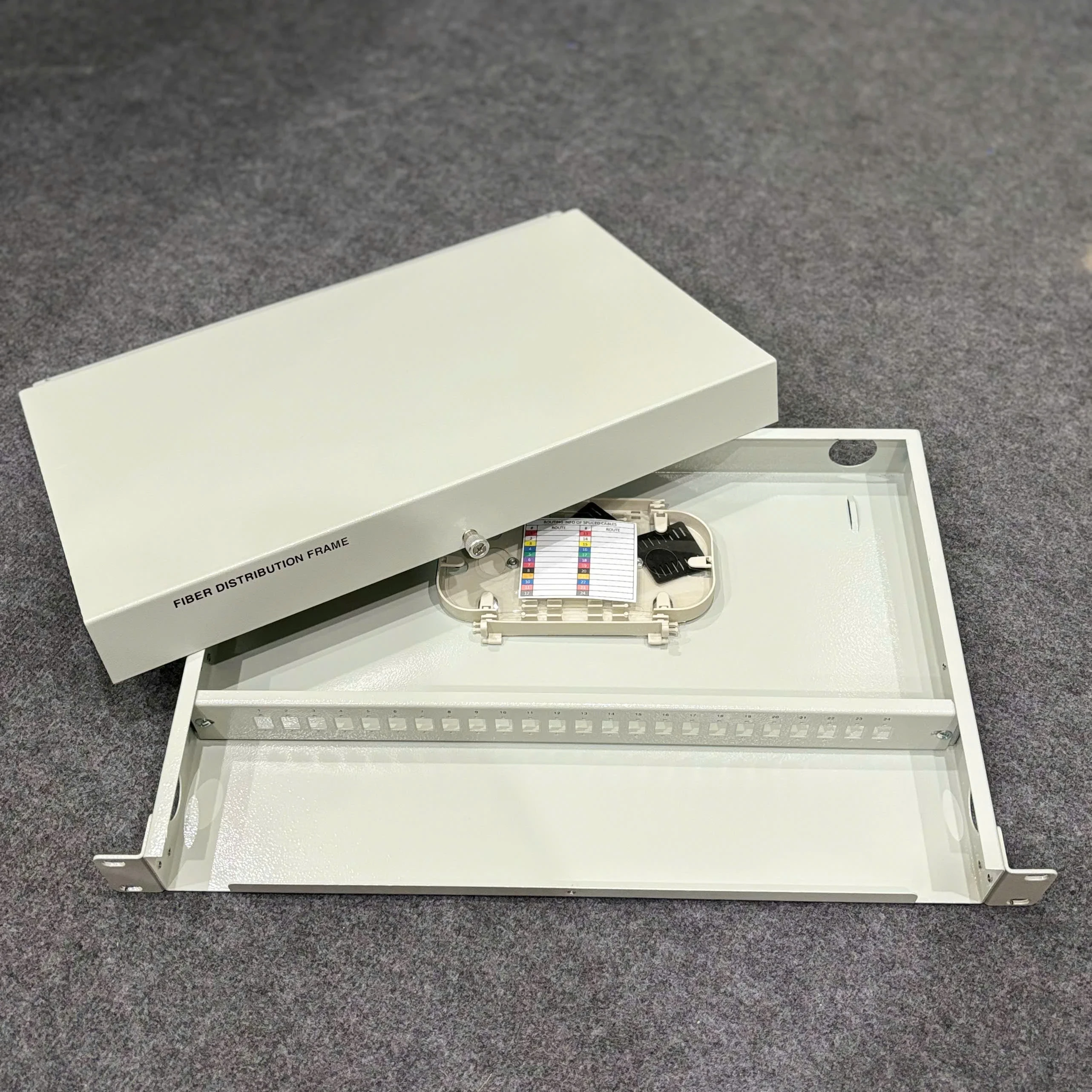 vo-odf-24fo-nap-mo-bat-rack (19)-1750475436.webp